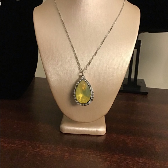 Necklace💛 - Picture 2 of 2